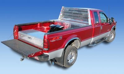 5th_wheel_in_red_truck.jpg