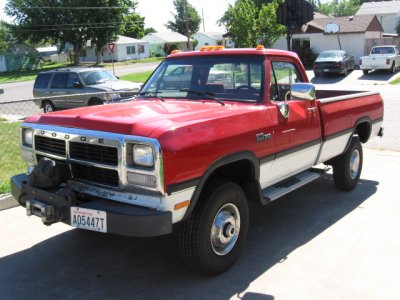 Dana's 1993 Dodge W250 030.jpg