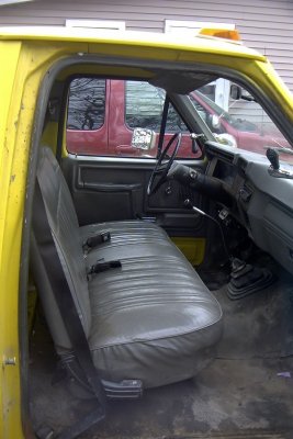 86 F-350 Interior.jpg