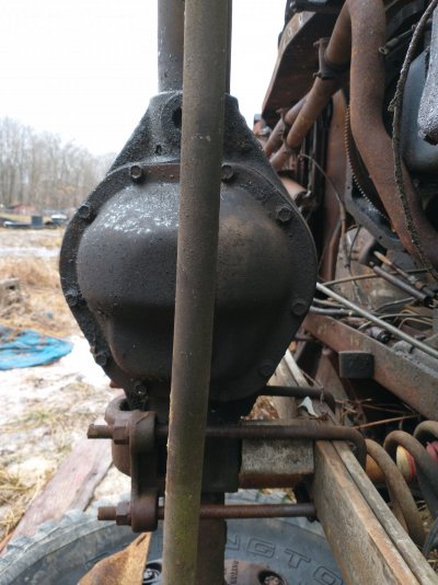 Cover side of the front axle.jpg