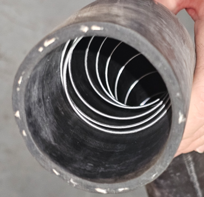 lower rad hose.png