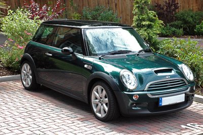 british-racing-green-mini-cooper-s-small1.jpg