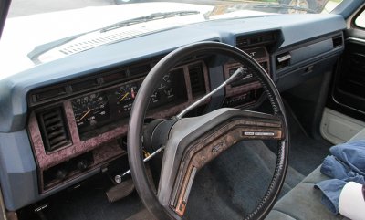 1986 Ford F-250 Interior.jpg
